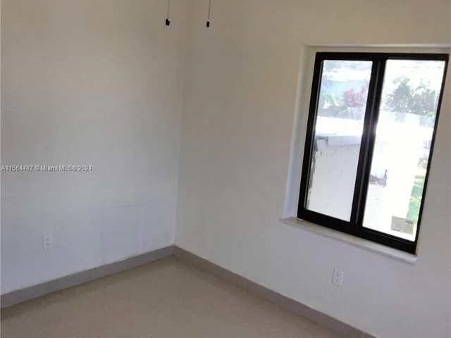 251 NW 45 ST, Miami FL 33127