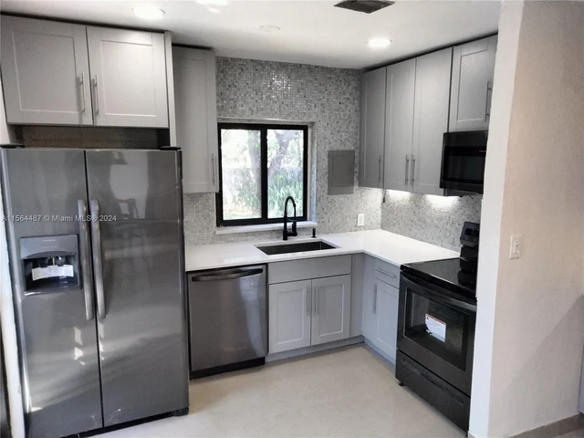 251 NW 45 ST, Miami FL 33127