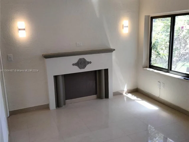 251 NW 45 ST, Miami FL 33127