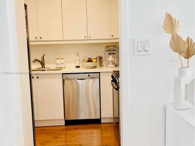 1000 West Ave # 324, Miami Beach FL 33139