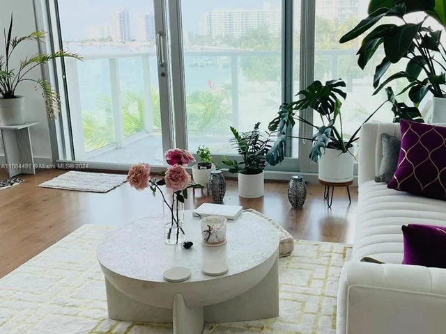 1000 West Ave # 324, Miami Beach FL 33139