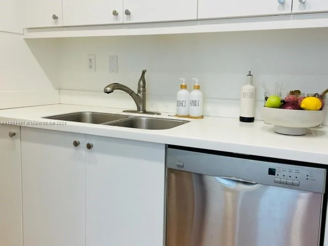 1000 West Ave # 324, Miami Beach FL 33139