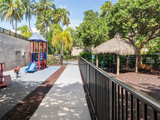 201 Crandon Blvd # 223, Key Biscayne FL 33149