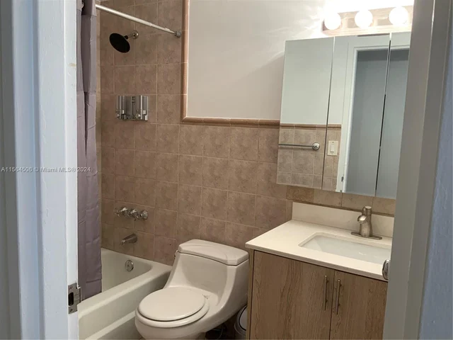 999 Brickell Bay Dr # 1709, Miami FL 33131