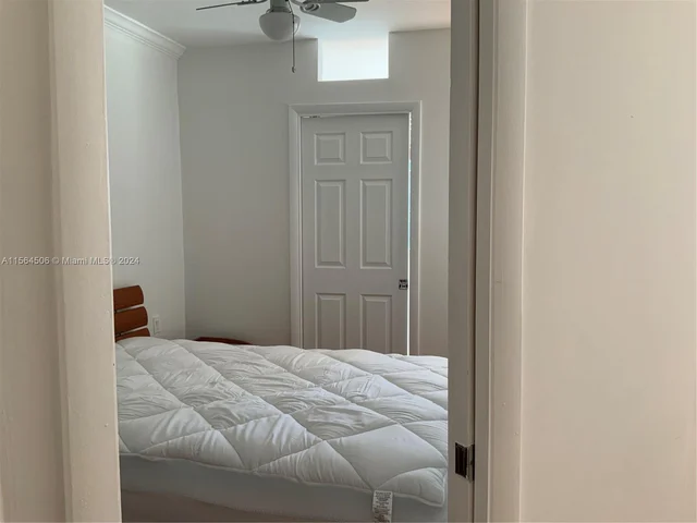 999 Brickell Bay Dr # 1709, Miami FL 33131