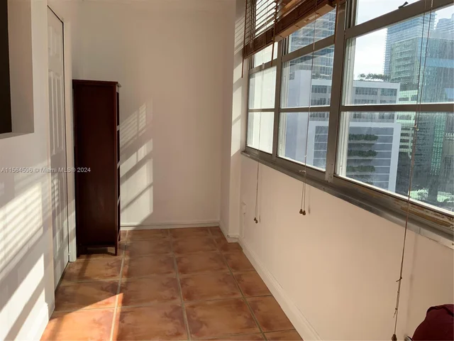 999 Brickell Bay Dr # 1709, Miami FL 33131