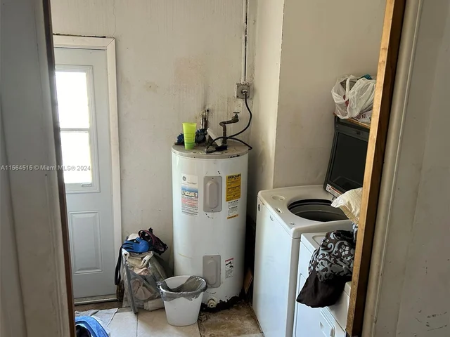 4150 NW 32nd Ter, Lauderdale Lakes FL 33309