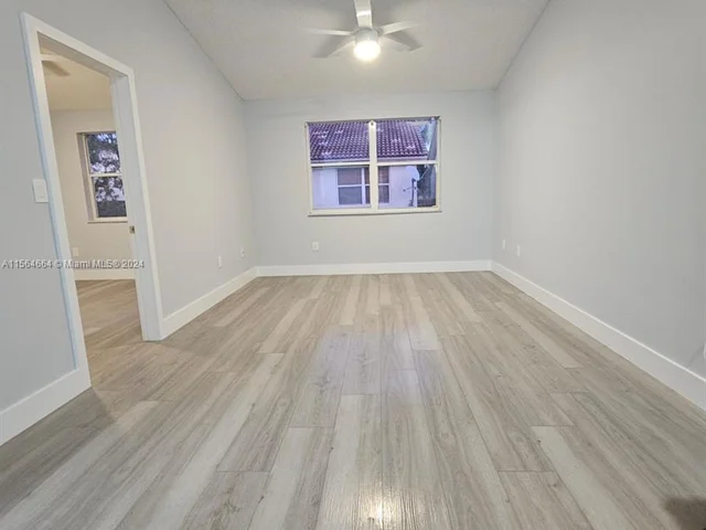 10823 NW 3rd Ct, Pembroke Pines FL 33026