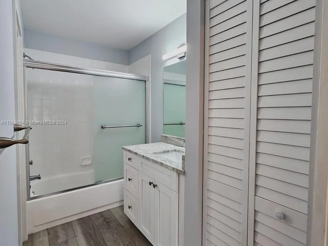 10823 NW 3rd Ct, Pembroke Pines FL 33026