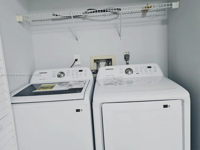 10823 NW 3rd Ct, Pembroke Pines FL 33026