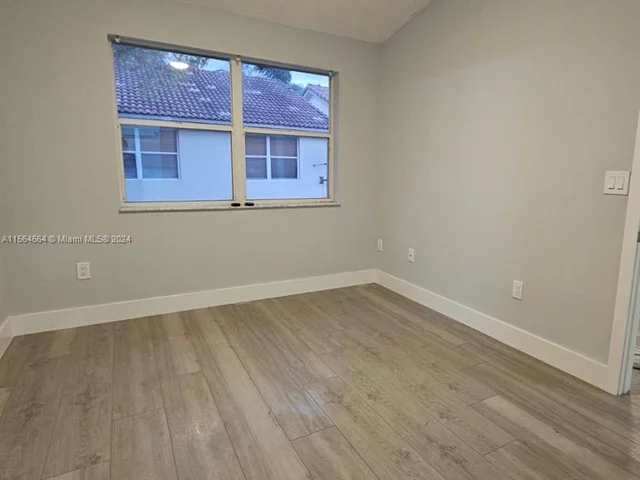 10823 NW 3rd Ct, Pembroke Pines FL 33026