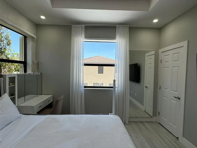 3570 W 88th Ter # 3570, Hialeah FL 33018