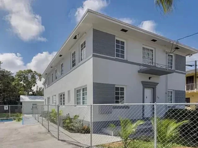 450 NE 62nd St # 4, Miami FL 33138