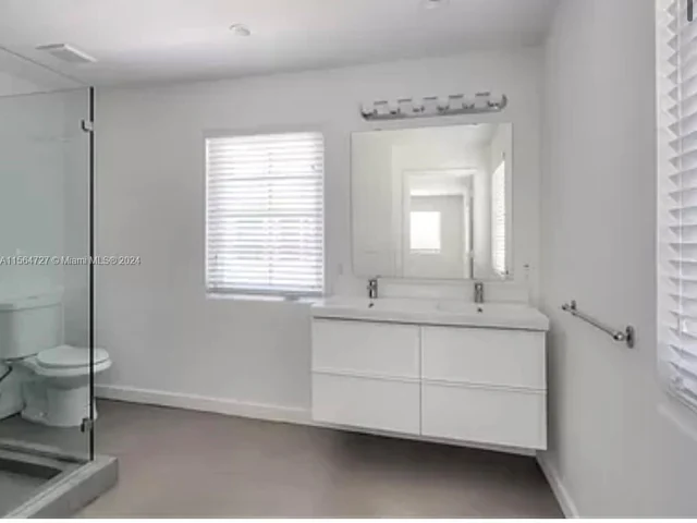 450 NE 62nd St # 4, Miami FL 33138