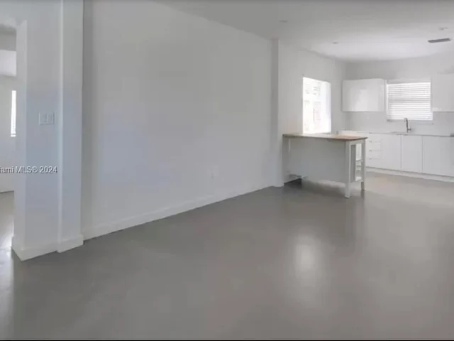 450 NE 62nd St # 4, Miami FL 33138