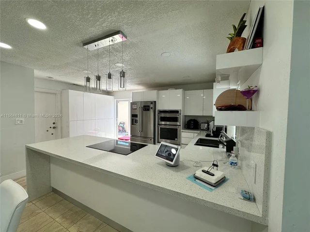 17324 NW 63rd Ave, Hialeah FL 33015