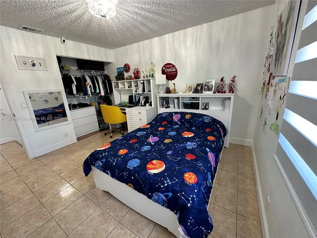 17324 NW 63rd Ave, Hialeah FL 33015