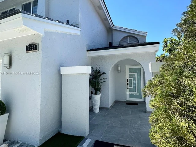 17324 NW 63rd Ave, Hialeah FL 33015