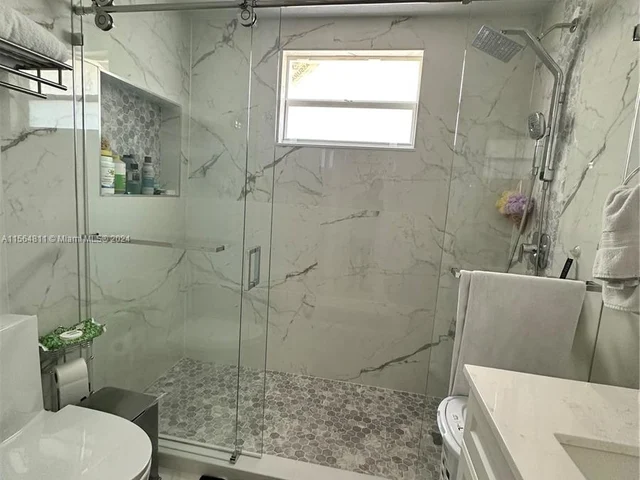 17324 NW 63rd Ave, Hialeah FL 33015