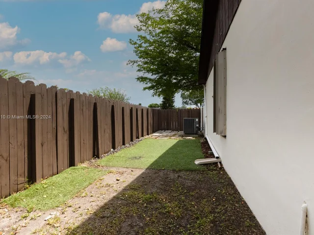 11701 SW 122nd Ct # 11701, Miami FL 33186