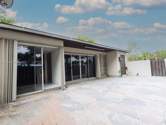 11701 SW 122nd Ct # 11701, Miami FL 33186