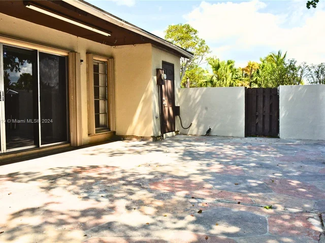 11701 SW 122nd Ct # 11701, Miami FL 33186