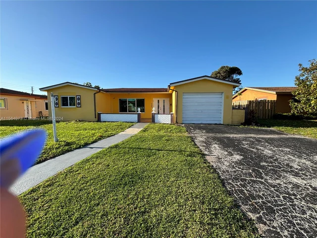 4580 NW 42nd St, Lauderdale Lakes FL 33319