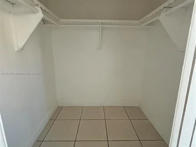 4580 NW 42nd St, Lauderdale Lakes FL 33319