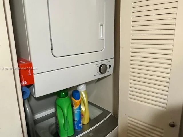 7220 NW 179th St # 111, Hialeah FL 33015