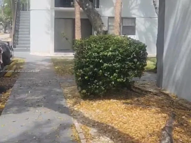 7220 NW 179th St # 111, Hialeah FL 33015
