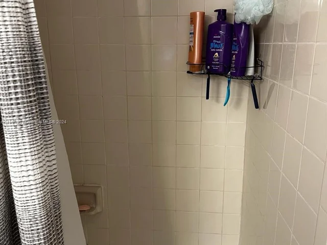 7220 NW 179th St # 111, Hialeah FL 33015