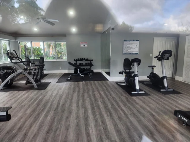 7220 NW 179th St # 111, Hialeah FL 33015