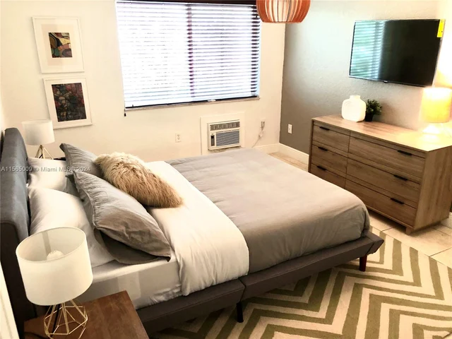 6831 Abbott Ave # 2, Miami Beach FL 33141