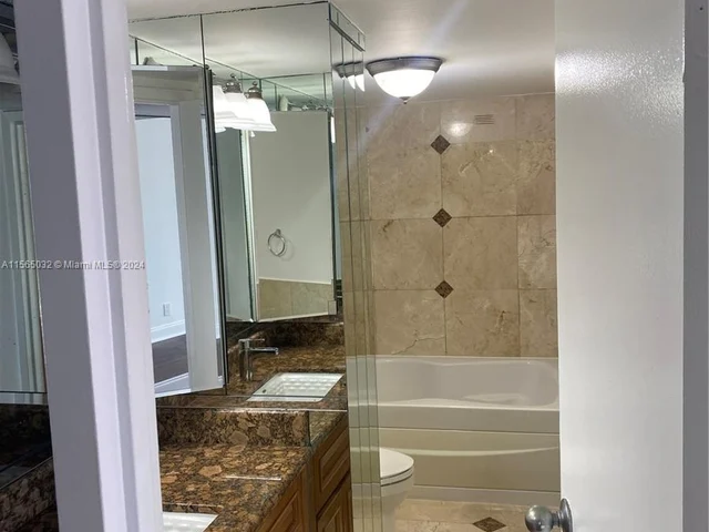 800 Parkview Dr # 814, Hallandale Beach FL 33009