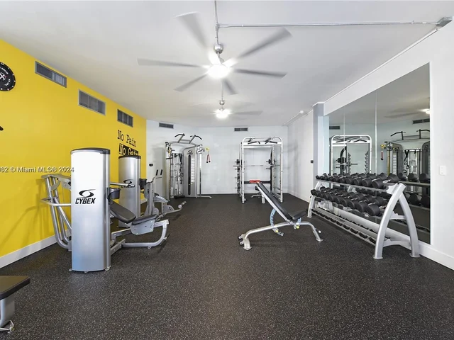 800 Parkview Dr # 814, Hallandale Beach FL 33009