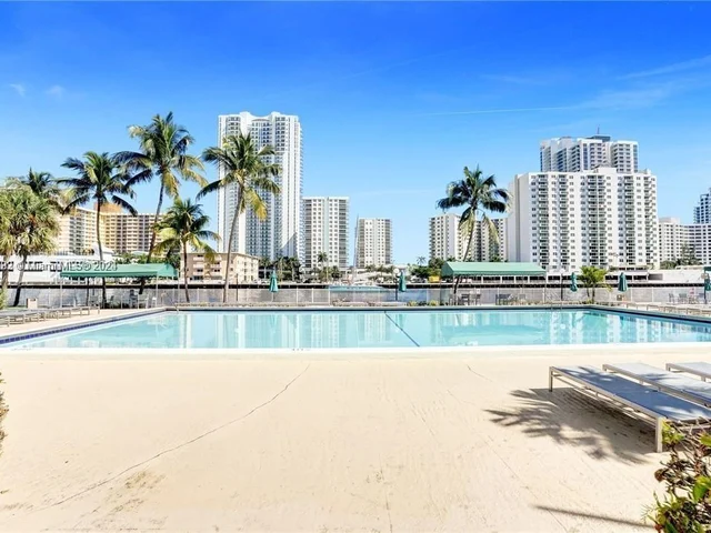 800 Parkview Dr # 814, Hallandale Beach FL 33009