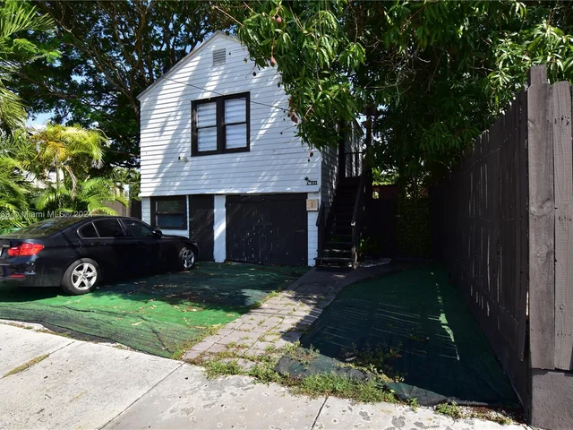 1111 SW 11th St # 1111, Miami FL 33130