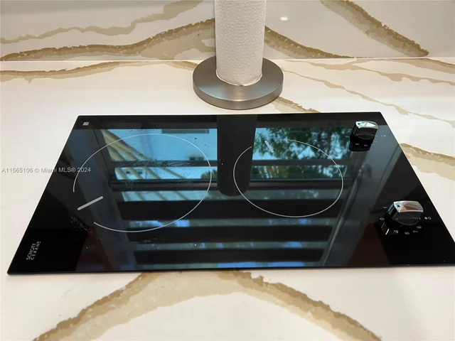 6881 Bay Dr # 9, Miami Beach FL 33141