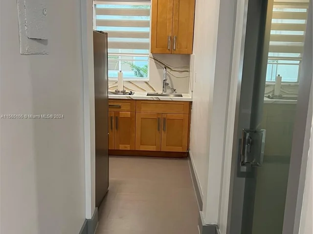 6881 Bay Dr # 9, Miami Beach FL 33141