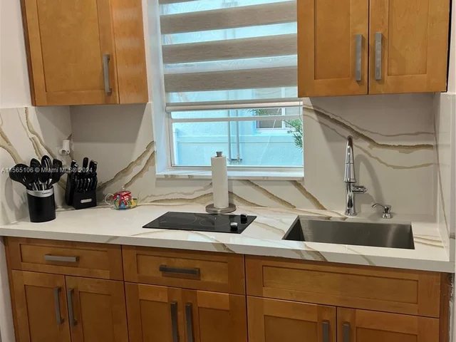 6881 Bay Dr # 9, Miami Beach FL 33141