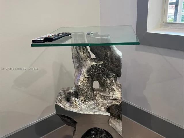 6881 Bay Dr # 9, Miami Beach FL 33141