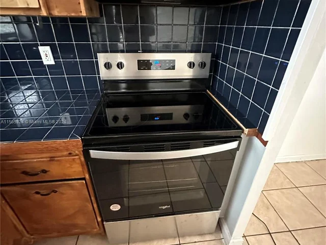 1801 S Treasure Dr # 323, North Bay Village FL 33141