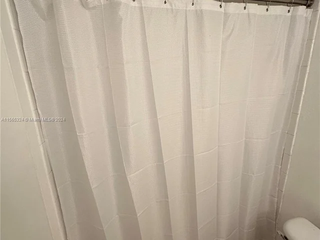 1801 S Treasure Dr # 323, North Bay Village FL 33141