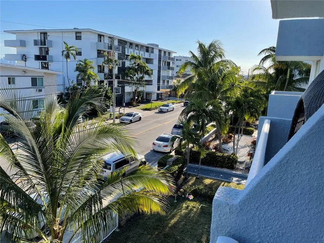 1801 S Treasure Dr # 323, North Bay Village FL 33141