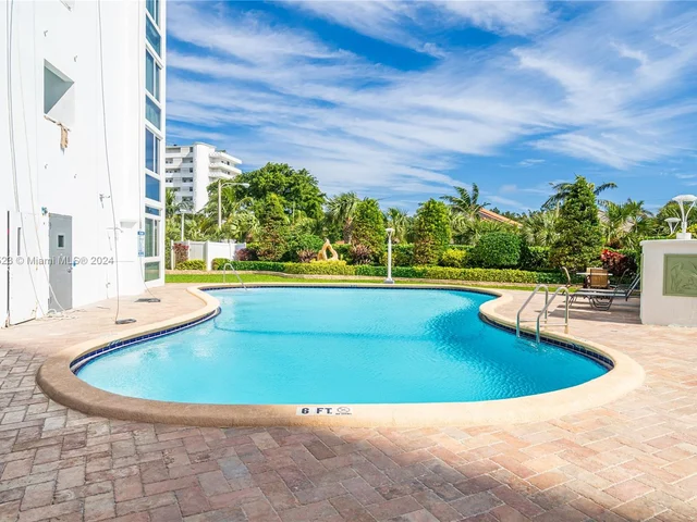 2715 N Ocean Blvd # 2E, Fort Lauderdale FL 33308