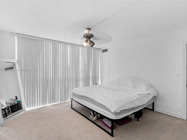 2715 N Ocean Blvd # 2E, Fort Lauderdale FL 33308