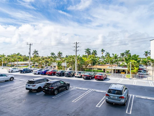 2715 N Ocean Blvd # 2E, Fort Lauderdale FL 33308