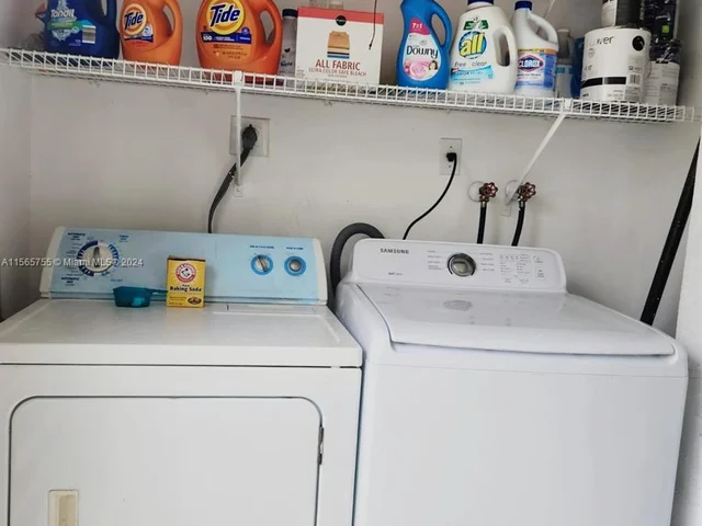 3571 Inverrary Dr # 307, Lauderhill FL 33319