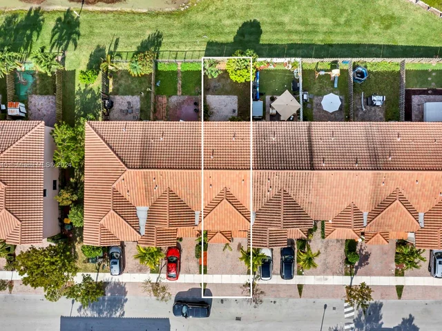 300 SE 37th Ter, Homestead FL 33033