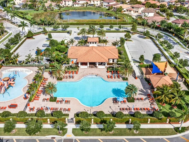 300 SE 37th Ter, Homestead FL 33033